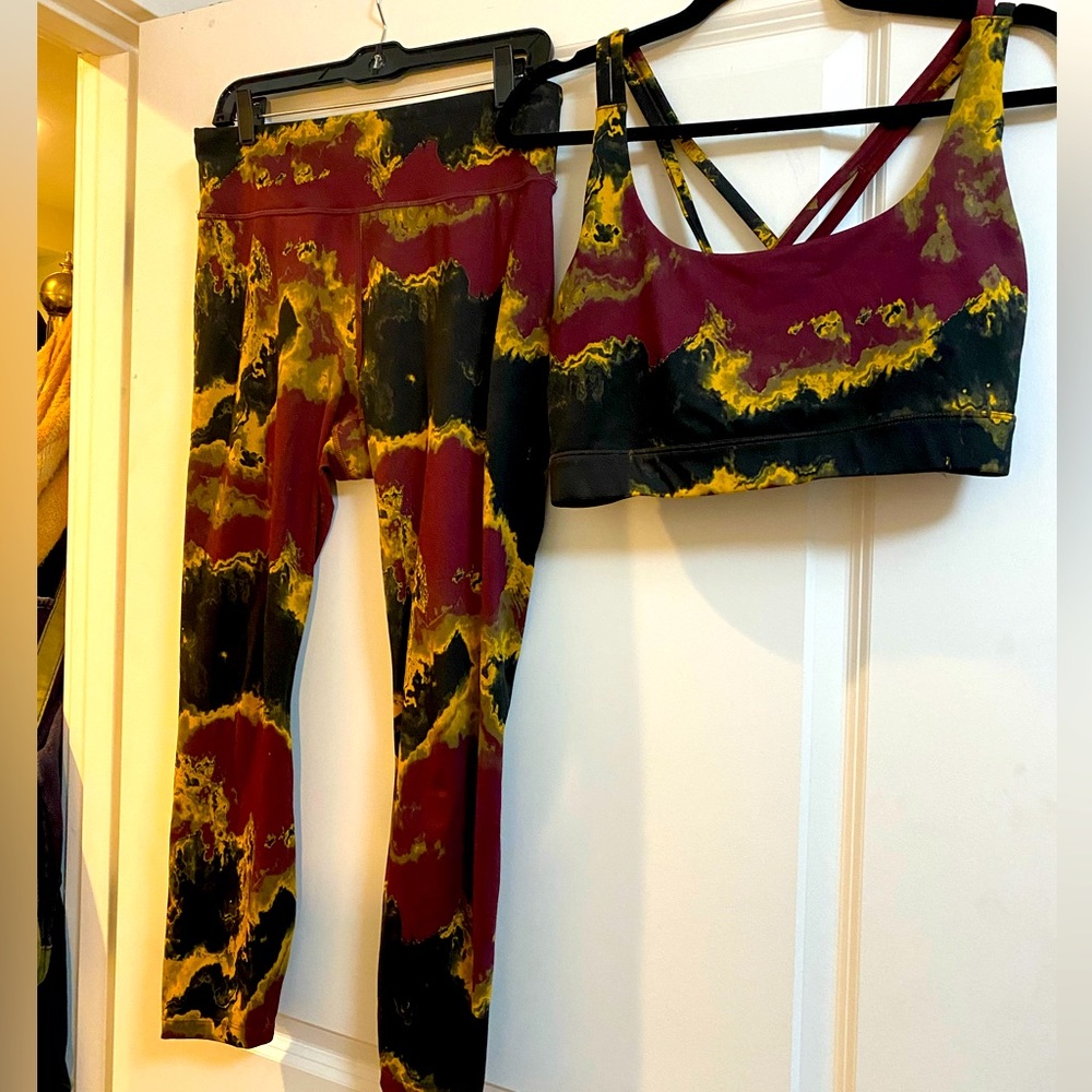 Workout set - leggings and sports bra top size Large by Joy Lab. Marbled colors